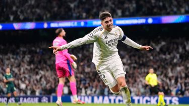 El uruguayo Federico Valverde, del Real Madrid, festeja tras anotar en el partido de ida de los octavos de final de la Champions League ante el Manchester City, el miércoles 11 de marzo de 2026 (AP Foto/Jose Breton)