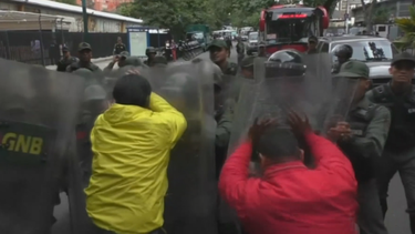 manifestacion contra el hambre y la escasez en caracas termina en represion militar