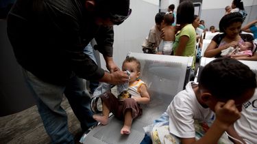 Escasez de medicinas deja a Venezuela vulnerable ante zika
