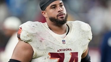 ARCHIVO - Isaiah Adams, jugador de los Cardinals de Arizona, tras el partido contra los Seahawks de Seattle, el 25 de septiembre de 2025, en Glendale, Arizona. (AP Foto/Ross D. Franklin)
