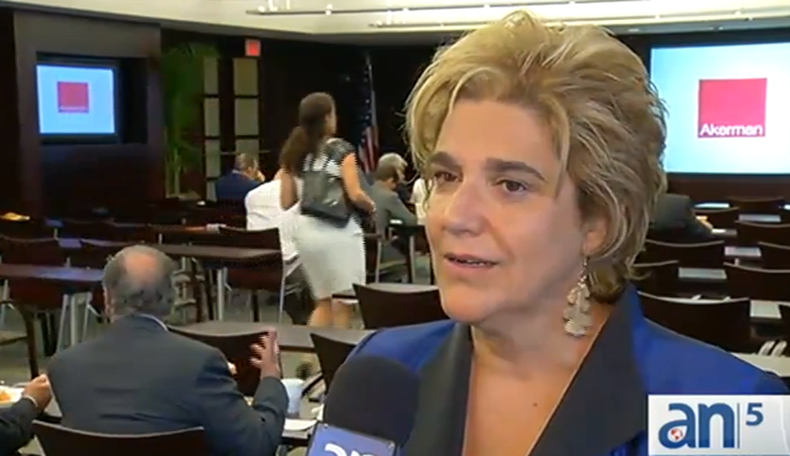 La conocida periodista española, Pilar Rahola, de visita en Miami, pidió redoblar la lucha contra el radicalismo.