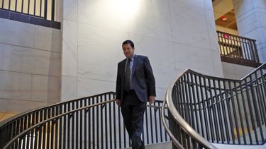 Comisión legislativa tiene programado entrevistar a Bannon