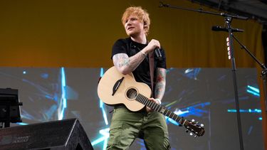 ARCHIVO - Ed Sheeran actúa en el New Orleans Jazz & Heritage Festival de 2023 en Nueva Orleans, el 29 de abril de 2023. (Foto Amy Harris/Invision/AP, archivo)