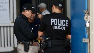 autoridades federales ejecutan 44 ordenes de arresto por fraude con prestamos bajo la ley cares