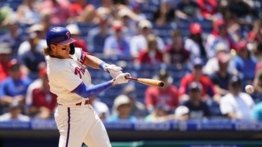 Bohm brilla y Filis derrotan 7-2 a Bravos