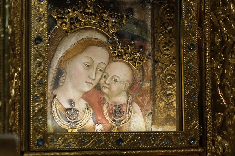 Imagen en el Santuario de Nuestra Señora del Buen Consejo, en el pueblo medieval de Genazzano, Italia, el jueves 15 de mayo de 2025. (AP Foto/Gregorio Borgia)