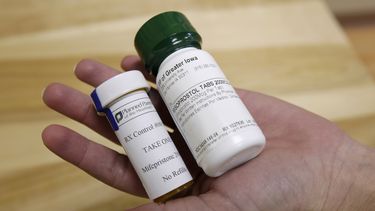 EEUU: Reguladores relajan restricciones de píldora de aborto