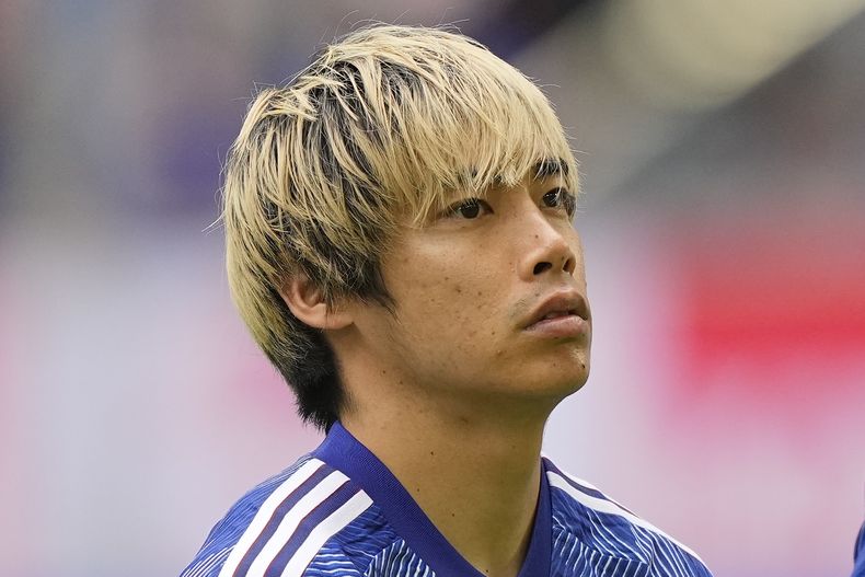En esta imagen de archivo, el futbolista japonés durante el partido amistoso que enfrentó a Estados Unidos y Japón en Dusseldorf, Alemania, el 23 de septiembre de 2022. (AP Foto/Martin Meissner, archivo)