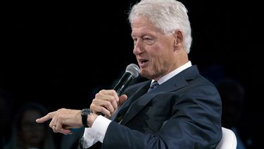 Pocos demócratas piden consejo a Bill Clinton