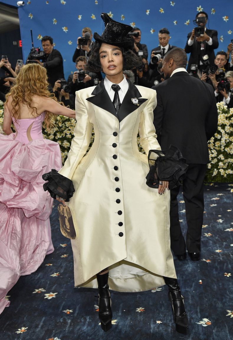 Tessa Thompson asiste a la gala benéfica del Instituto del Vestido del Museo Metropolitano de Arte que celebra la inauguración de la exposición Superfine: Tailoring Black Style el lunes 5 de mayo de 2025, en Nueva York. (Foto Evan Agostini/Invision/AP) (Photo by Evan Agostini/Invision/AP)