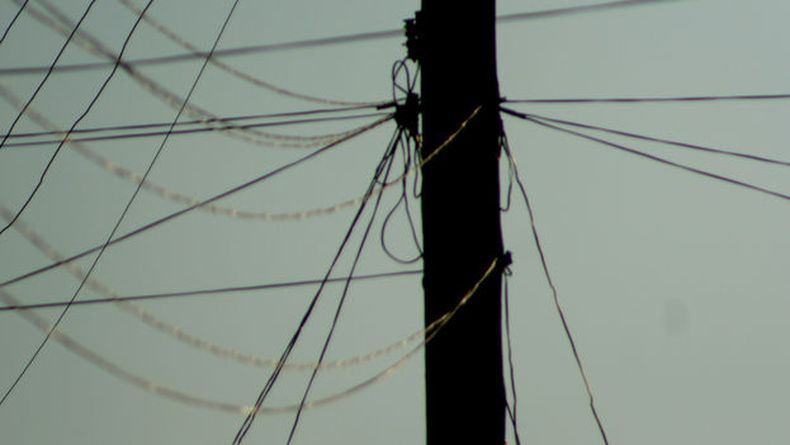 Los fraudes en la red eléctrica de La Habana provocan la pérdida del 16,7% de la energía que se distribuye en la capital cubana, la cifra más alta de todo el país, informaron este martes medios locales.