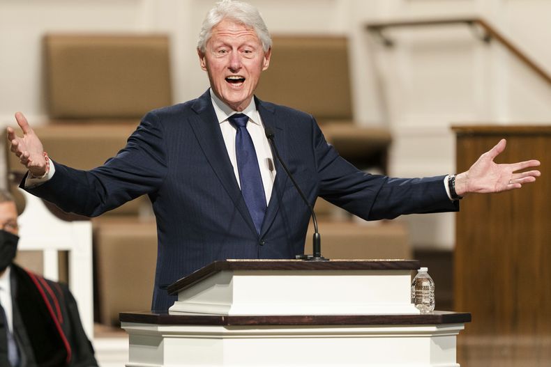 AMN-GEN BILL CLINTON-HOSPITALIZACIÓN