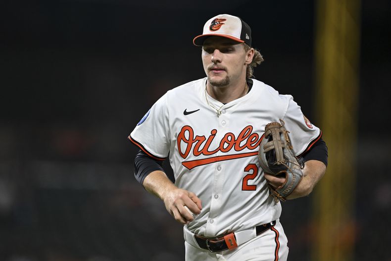 ARCHIVO - El torpedero de los Orioles de Baltimore Gunnar Henderson durante un juego contra los Astros de Houston, el 22 de agosto de 2024, en Baltimore. (AP Foto/Terrance Williams)