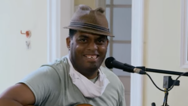 el trovador fernando becquer pide al feminismo en cuba buscarse un marido o una mujer