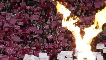 West Ham identifica a fans que golpearon a dos periodistas