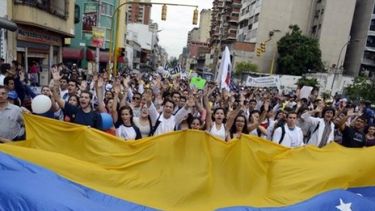 La oposición venezolana acusó al CNE de bloquear el referendo revocatorio