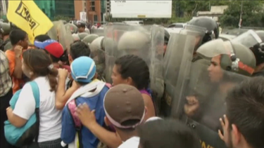 venezolanos conmemoran el dia de su independencia en medio de la peor crisis economica