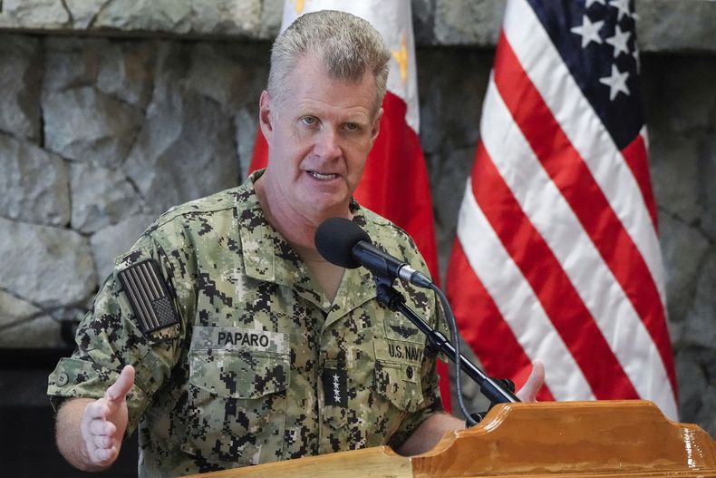 El comandante de las fuerzas estadounidenses en el océano Pacífico, almirante Samuel Paparo, en conferencia de prensa en la academia militar en Baguio, Filipinas, el 29 de agosto del 2024. (AP foto/Aaron Favila)