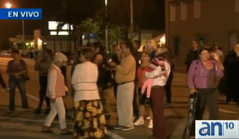 En vísperas de la celebración de San Lázaro cientos de creyentes llegan hasta esta iglesia en Hialeah a rendir culto y cumplir promesas.
