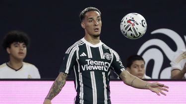 El extremo del Manchester United, el brasileño Antony, en un partido amistoso contra el Real Madrid, el 26 de julio de 2023, en Houston. (AP Foto/Michael Wyke)