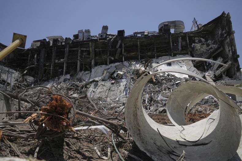 Parte del Instituto Científico Weizmann dañado por un ataque iraní en Rehovot, Israel, el 19 de junio del 2025. (AP foto/Maya Alleruzzo)