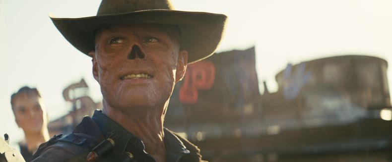 En esta imagen proporcionada por Prime Video, Walton Goggins en una escena de Fallout. (Prime Video via AP)
