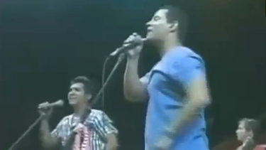 americateve | Grupos a favor de la normalización de las relaciones entre Cuba y Estados Unidos están lanzando fuertes criticas en contra de quienes se oponen al concierto del dúo Buena Fe en Miami.