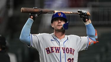 Pete Alonso de los Mets de Nueva York tras poncharse ante los Bravos de Atlanta, el martes 6 de junio de 2023, en Atlanta. (AP Foto/John Bazemore)