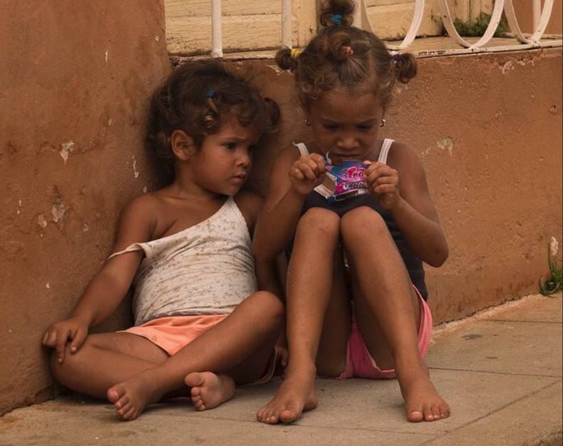 Niños cubanos .png