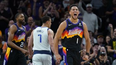 Ayton y Booker lideran a Suns, ganan a Mavericks 121-114