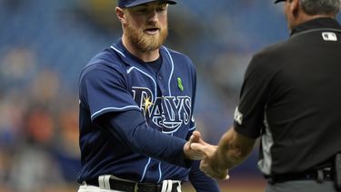 Umpire Hernández pide a corte restituir demanda contra MLB