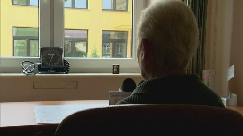 (CNN) - Nunca subestimes el poder curativo de una buena siesta. Una mujer de 91 años de edad fue declarada muerta en Polonia el 6 de noviembre y enviado a una funeraria, donde despertó 11 horas más tarde en la cámara frigorífica del depósito de cadáveres,