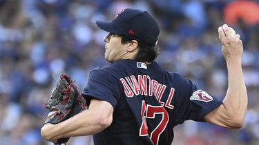 Guardianes apalean 8-0 a Azulejos; Quantrill y Naylor lucen
