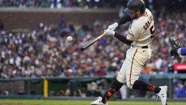 Gigantes repelen ataque postrero y ganan 5-4 a Cachorros