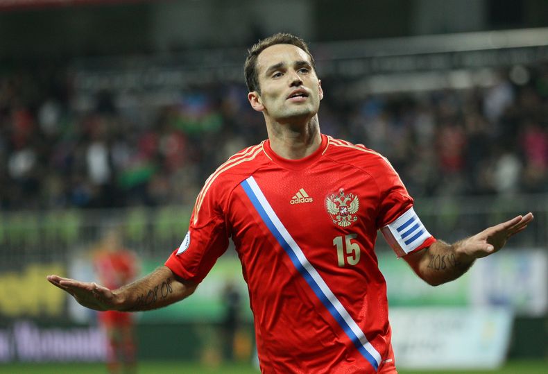 El jugador de la selecci&oacute;n de rusia, Roman Shirokov, festeja un gol contra Azerbaiy&aacute;n en las eliminatorias mundialistas el martes, 15 de octubre de 2013, en Bak&uacute;. (AP Photo/Alexander Mysyakin)