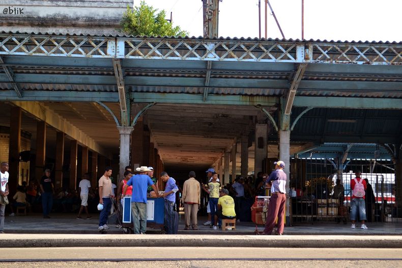 La más importante estación de ferrocarriles del país muestra un avanzado  grado de deterioro, unido a un pobre desempeño en la salida de trenes.