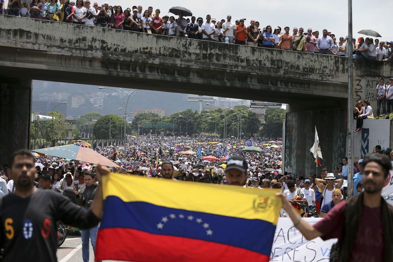 AMS-GEN_AP_EXPLICA-VENEZUELA_CRISIS_POLITICA-5.jpg
