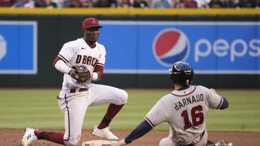 Arizona gana a Atlanta con Gallen acertado, jonrón de Smith