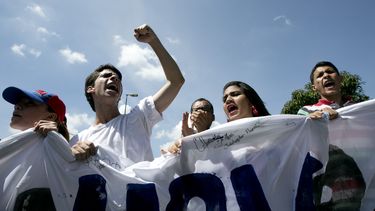 Oposición denuncia prácticas dictatoriales en Venezuela