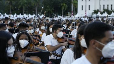Venezolanos logran marca de la orquesta más grande del mundo