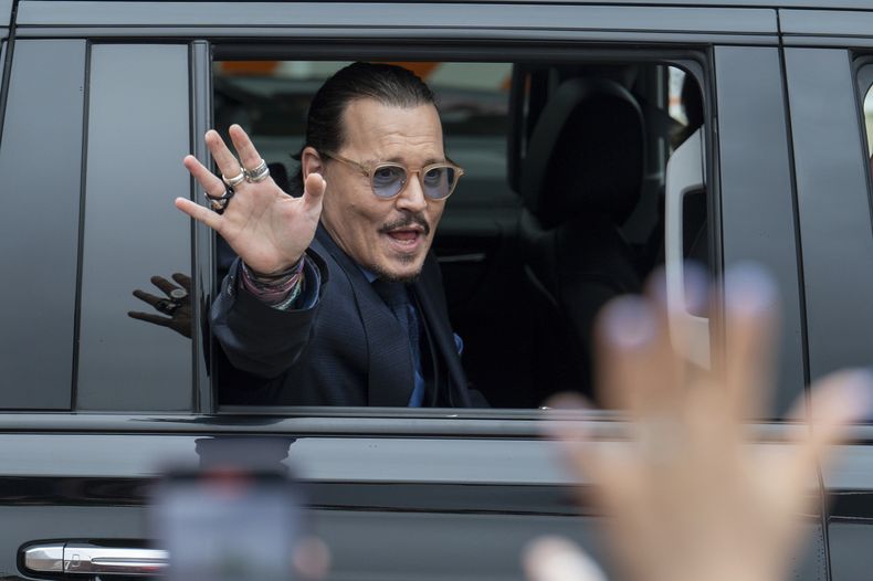 ESP-CEL DEPP-HEARD-DEMANDA-VISTAZO