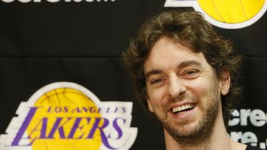 Gasol, Nowitzki, Parker, Popovich, cerca de Salón de la Fama