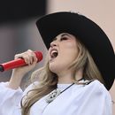 La cantante mexicana Carolina Ross durante su presentación en el festival Arre en la Ciudad de México el 7 de septiembre de 2024. (Foto AP/Ginnette Riquelme)