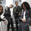 Los integrantes de la banda de rock mexicana Wiplash, en orden de las manecillas del reloj comenzando de izquierda a derecha, el vocalista Josejan Bernardo Jota Moore, el baterista Rodrigo Smoke Cantú De León, el bajista Joaquín Daniel Daan Gallegos y el guitarrista Diego Moguel Vargas, posan para un retrato para promover su más reciente álbum Narvarte, en la Ciudad de México, el viernes 26 de mayo de 2023. (Foto AP/Berenice Bautista)