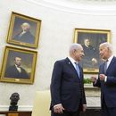El presidente estadounidense Joe Biden, a la derecha, conversa con el primer ministro israelí Benjamin Netanyahu en el Despacho Oval de la Casa Blanca en Washington, el 25 de julio de 2024. (Foto AP/Susan Walsh, Archivo)