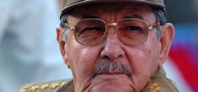 No está dispuesto a cambiar el sistema, ni a tolerar libertades, pero cree que puede cambiar a Obama y eliminar las restricciones impuestas o mantenidas por 11 presidentes norteamericanos.
