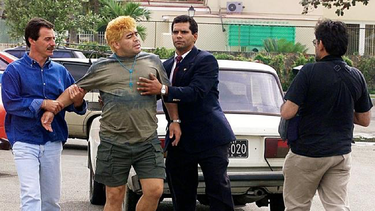 maradona podria tener varios hijos en cuba, dijo su abogado