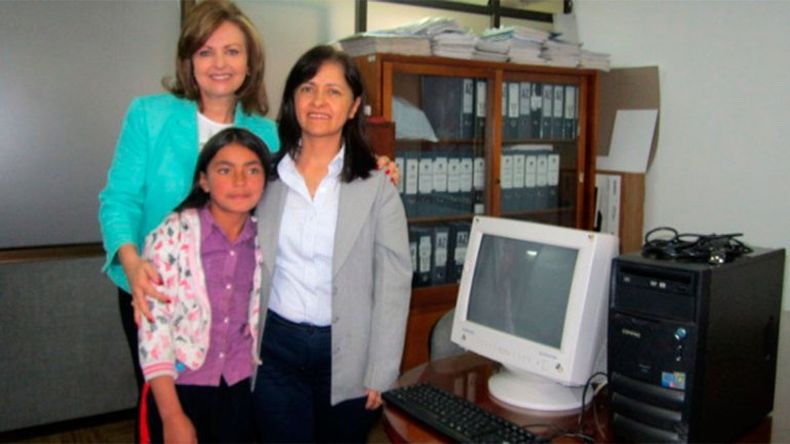 El gobierno de Pasto le anunció a una menor carenciada que le haría llegar una computadora. Pero al recibirla, sus padres reaccionaron indignados: "Un huevo Kinder tiene más tecnología"