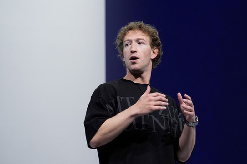 ARCHIVO - Mark Zuckerberg habla sobre las gafas de realidad aumentada Orion durante la conferencia Meta Connect el 25 de septiembre de 2024, en Menlo Park, California. (AP Foto/Godofredo A. Vasquez, archivo)