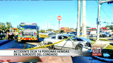 ford mustang se estrella contra un autobus en transitada calle de miami dejando 14 personas heridas